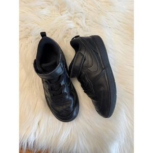 black Nike Kids' Court Borough Low‎ 2 size 10
